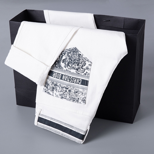 ブランドジーンズ着用イメージ